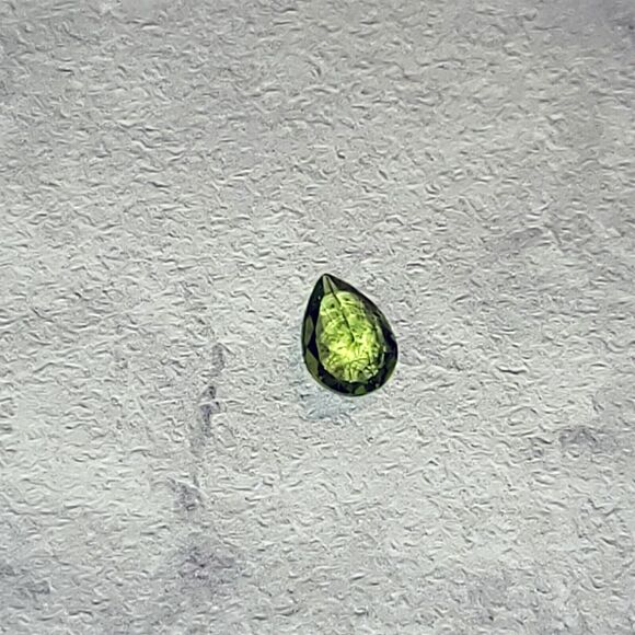 Genuine Pear-Shaped Faceted Peridot Loose Stone 1.75 CT--Very Pretty! - Picture 1 of 4